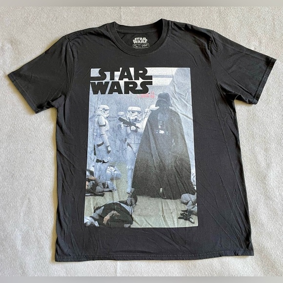 Star Wars Men’s Darth Vader Boarded Tantive IV Black Shirt Size Large - Picture 1 of 6